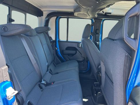 New 2026 Jeep Gladiator Sport image 28