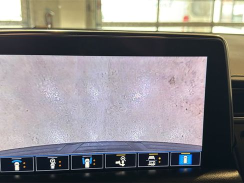 Used 2021 GMC Yukon XL SLT w/ SLT Luxury Package image 42