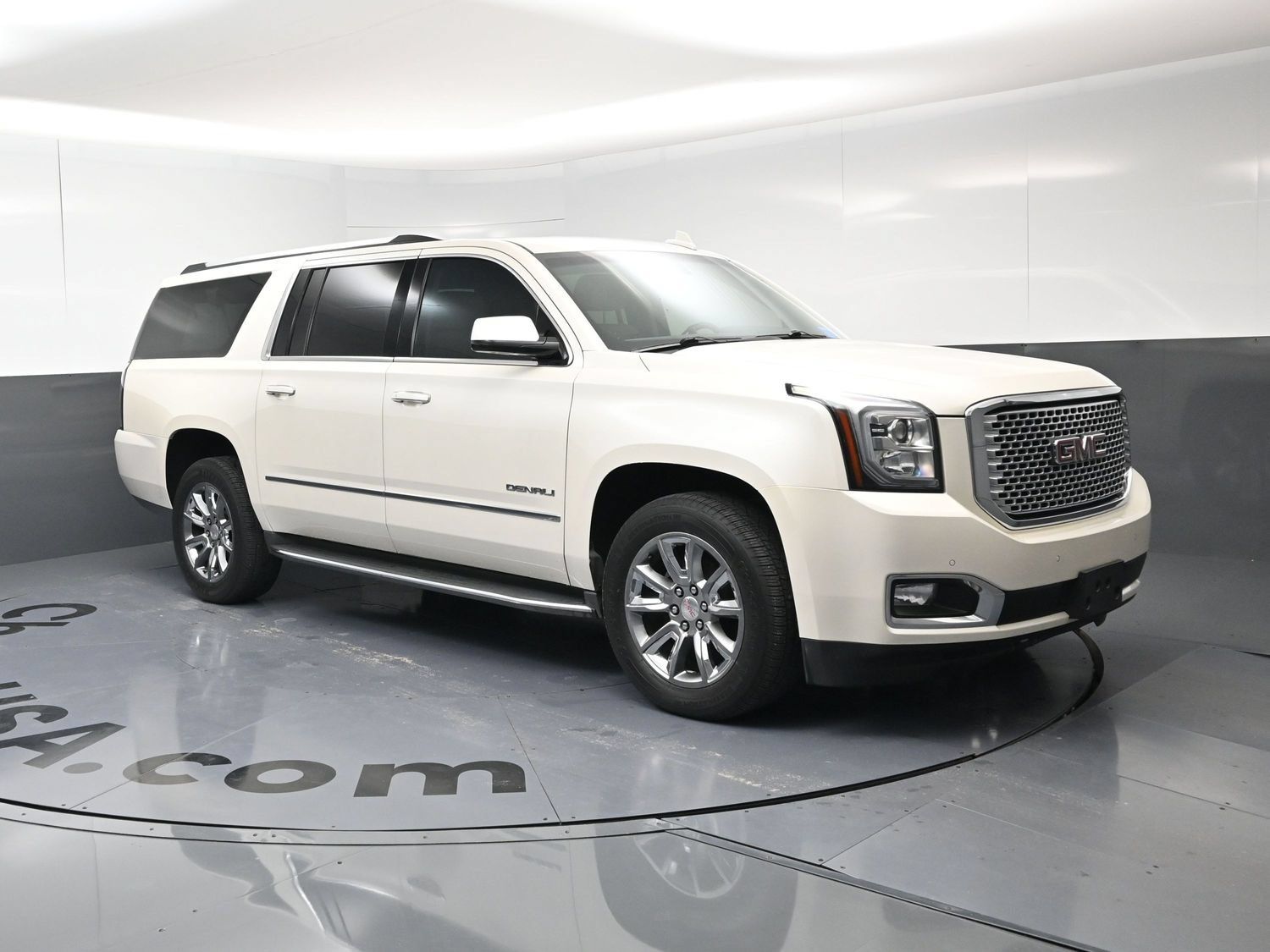 Used 2015 GMC Yukon XL Denali w/ Open Road Package AWD/4WD image 15