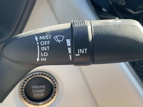 Used 2025 Toyota Corolla SE FWD image 31