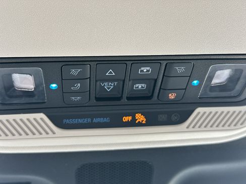 Used 2025 Ford Expedition Active AWD/4WD image 29