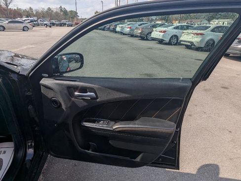 Used 2018 Dodge Charger R/T image 22