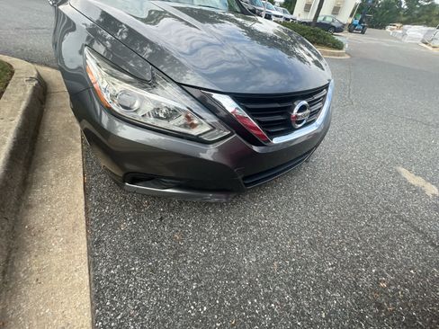 Used 2017 Nissan Altima 2.5 SV FWD image 7