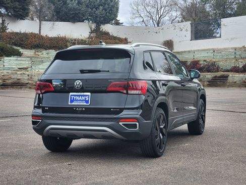 Certified 2024 Volkswagen Taos SE image 3