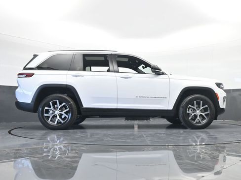 Used 2025 Jeep Grand Cherokee Limited image 56