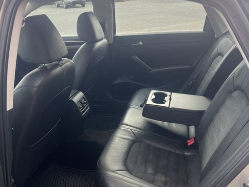 Used 2014 Volkswagen Passat TDI SEL Premium FWD image 7