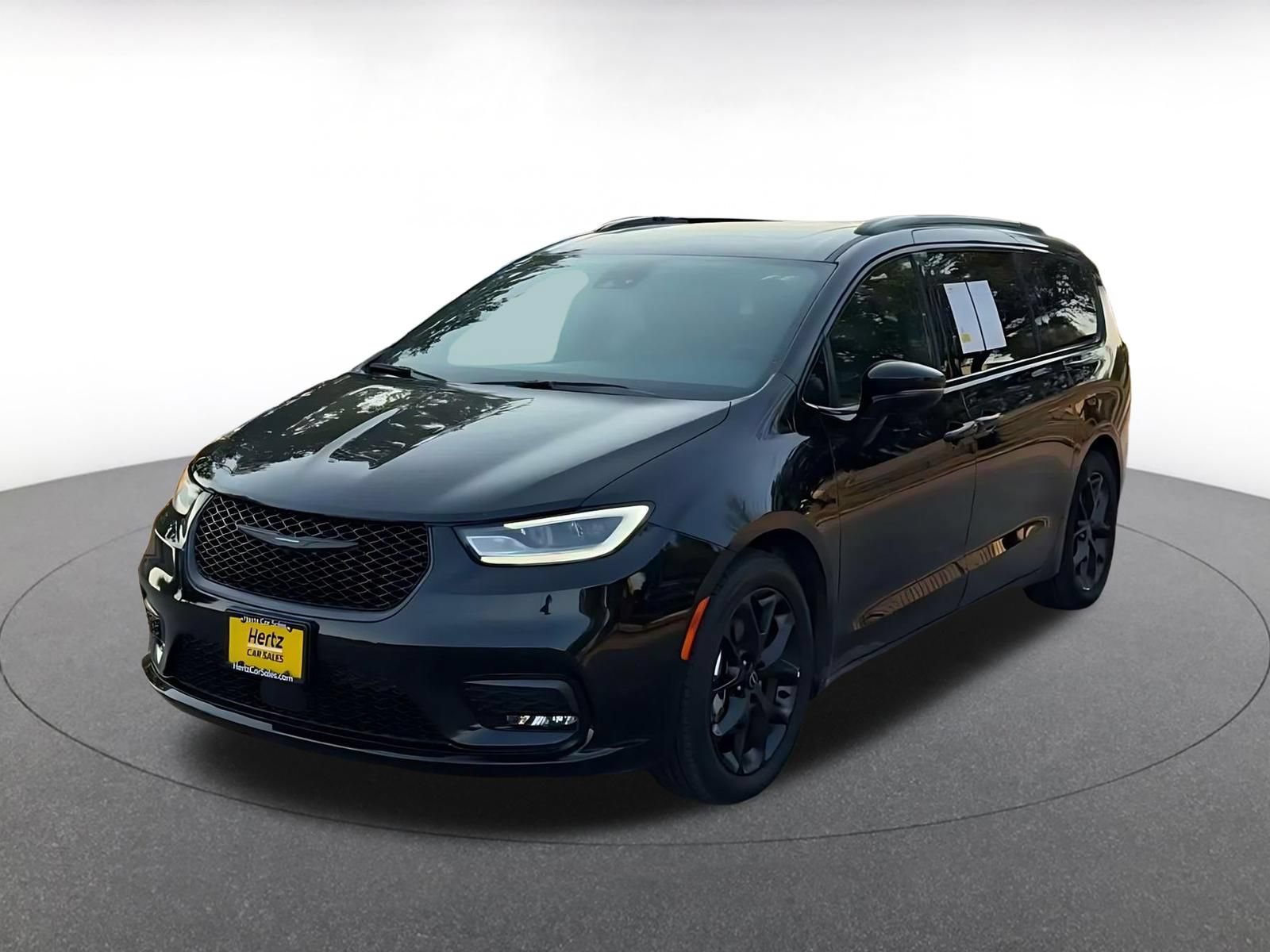 Used 2025 Chrysler Pacifica Limited FWD image 6