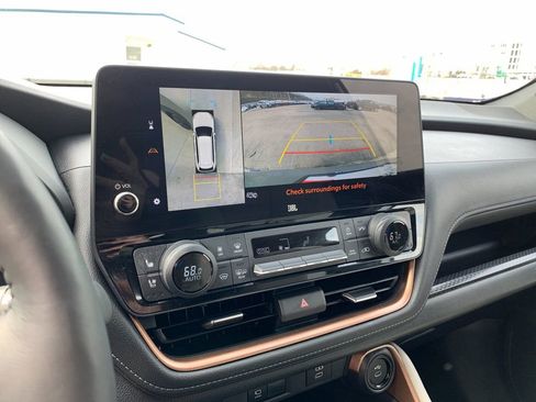 Used 2024 Toyota Grand Highlander AWD Hybrid image 25