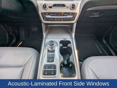 Used 2021 Ford Explorer XLT image 22