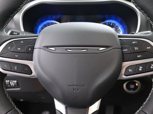 New 2027 Chrysler Pacifica Select FWD image 26