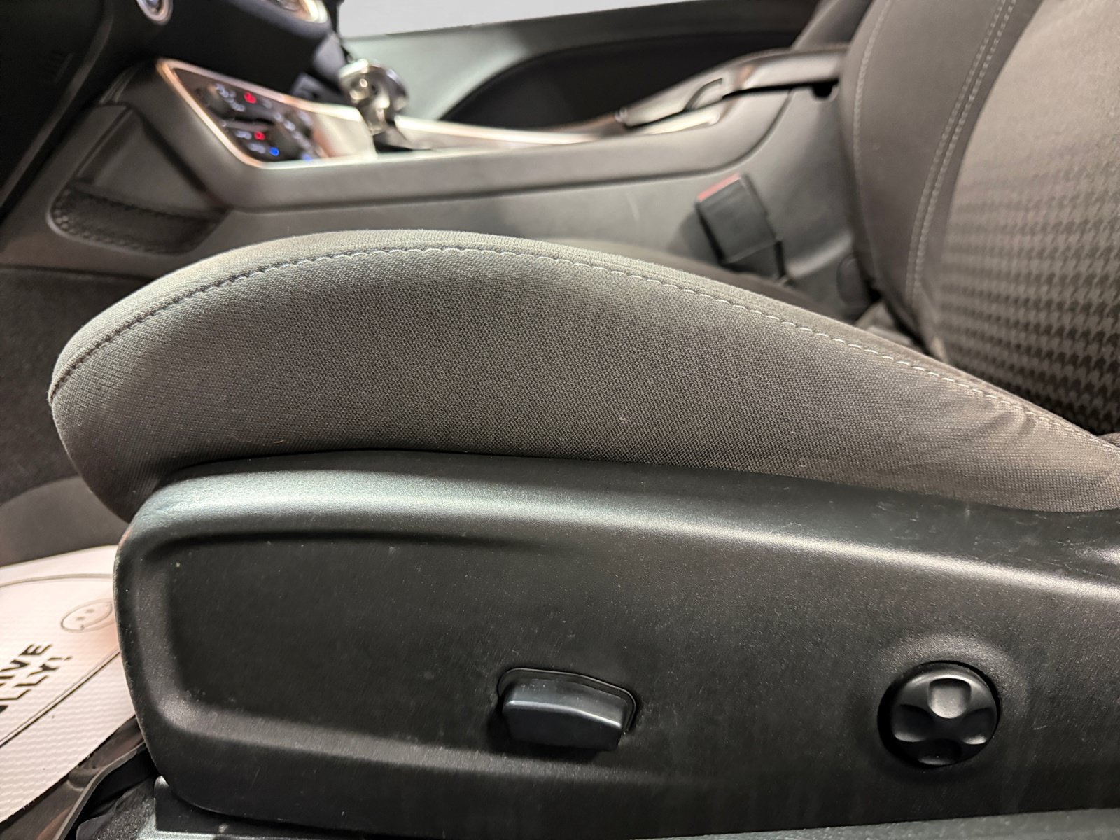 Used 2019 Dodge Challenger SXT RWD image 34