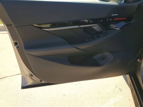Used 2024 BMW 530i w/ Premium Package RWD image 14