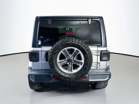 Used 2019 Jeep Wrangler Unlimited Sahara image 6