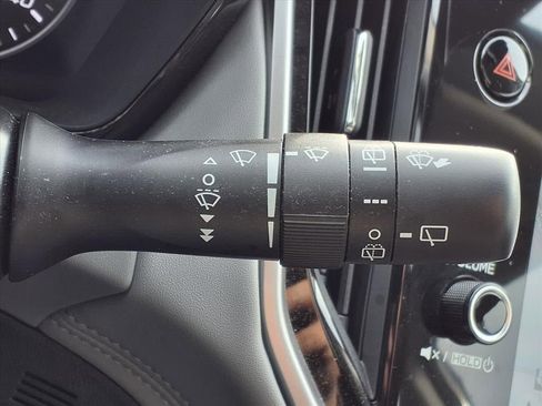 Used 2023 Subaru Outback Premium image 18