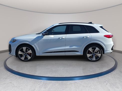 New 2026 Audi SQ5 Prestige AWD/4WD image 8