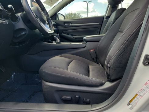 Used 2023 Nissan Altima 2.5 SV w/ SV Premium Package FWD image 16