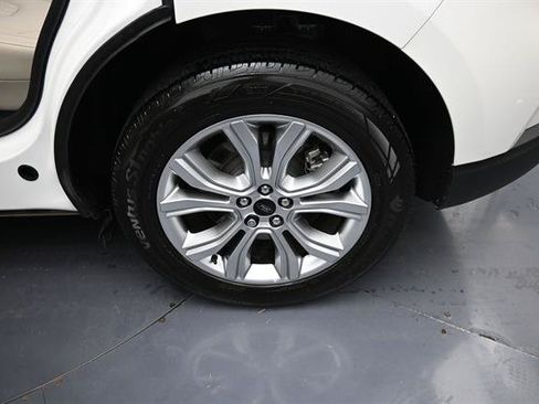 Certified 2024 Ford Edge Titanium AWD/4WD image 19
