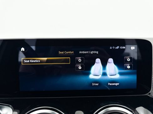 Used 2021 Mercedes-Benz GLB 250 image 22