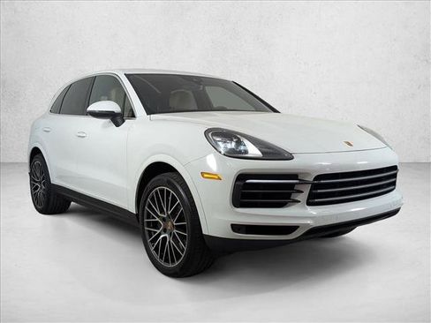 Used 2023 Porsche Cayenne Platinum Edition image 7