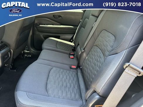 Used 2025 Nissan Pathfinder SV FWD image 18