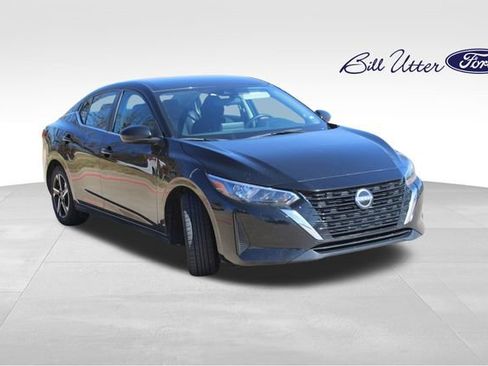 Used 2024 Nissan Sentra SV image 3