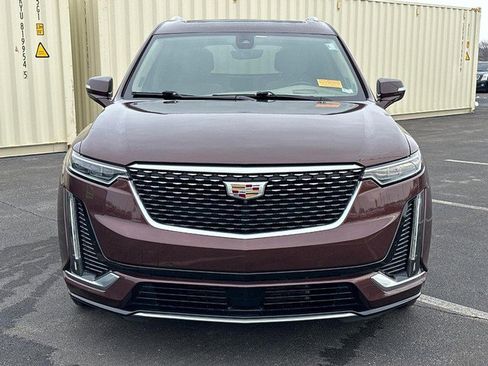 Used 2022 Cadillac XT6 Premium Luxury w/ Platinum Package image 2
