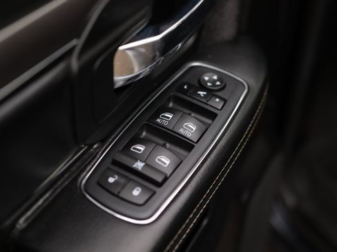 Used 2013 RAM 1500 Sport w/ Sport Premium Group image 28