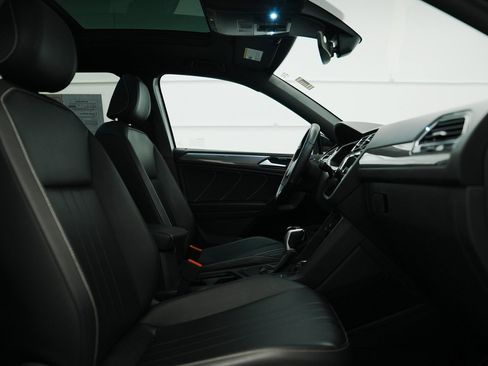 Used 2024 Volkswagen Tiguan SE R-Line image 24