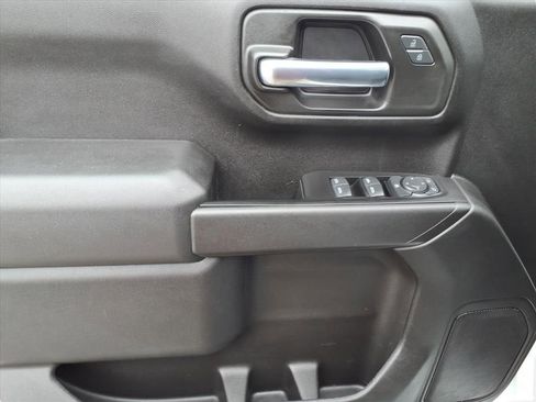 Used 2022 Chevrolet Silverado 1500 Custom image 11