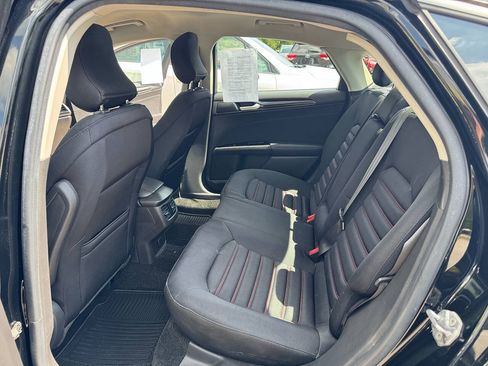 Used 2016 Ford Fusion SE AWD/4WD image 24