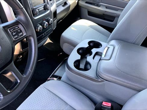 Used 2019 RAM 1500 Classic SLT RWD image 16
