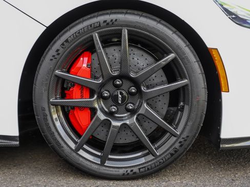 Used 2017 Ford GT RWD image 28