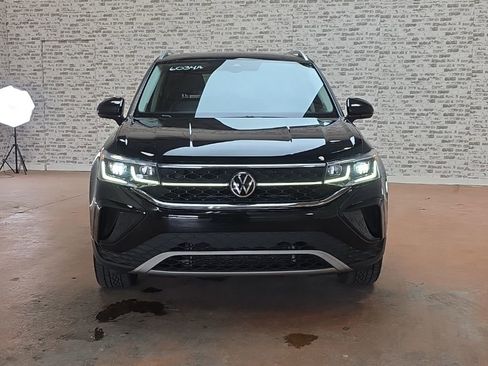 Used 2022 Volkswagen Taos SEL image 2