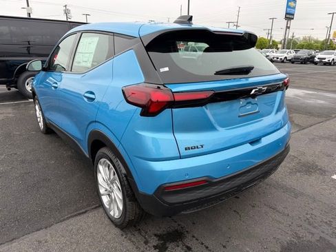 New 2027 Chevrolet Bolt LT w/ Comfort Package FWD image 5
