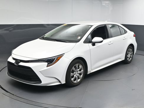 Certified 2024 Toyota Corolla LE image 4