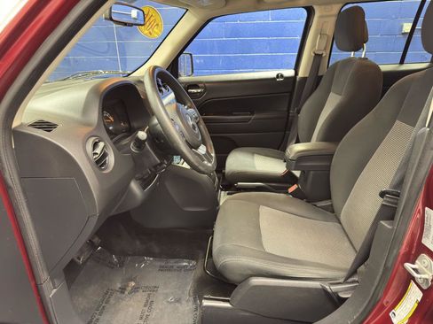Used 2016 Jeep Patriot Sport w/ Power Value Group image 16