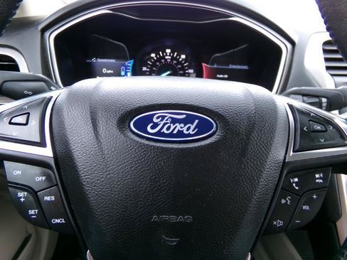Used 2018 Ford Fusion Energi SE FWD image 25