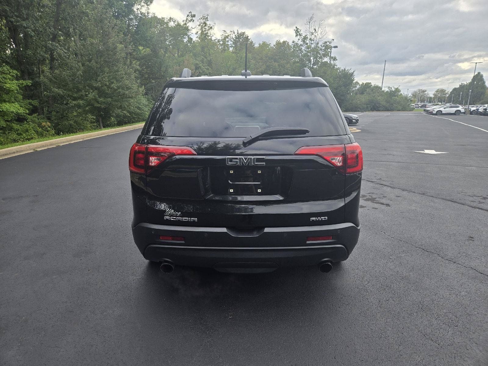 Used 2019 GMC Acadia SLT w/ Black Edition AWD/4WD image 8