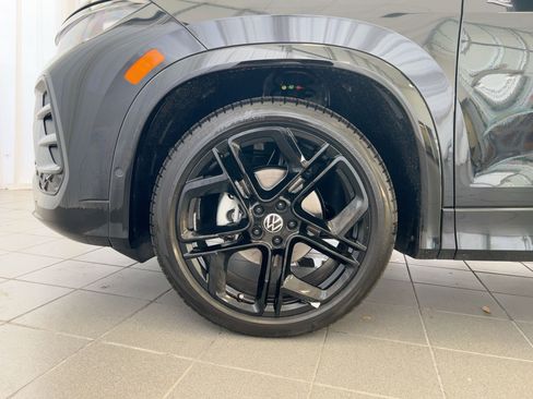 New 2026 Volkswagen Tiguan SE R-Line image 12