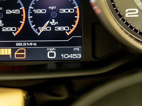 Used 2016 Ferrari California T RWD image 36