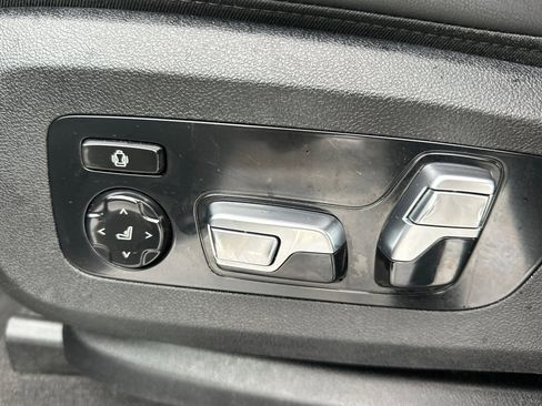 Certified 2023 BMW X7 xDrive40i w/ Premium Package image 13