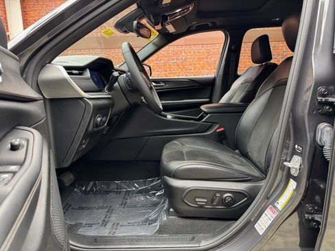 Used 2023 Jeep Grand Cherokee Altitude image 22