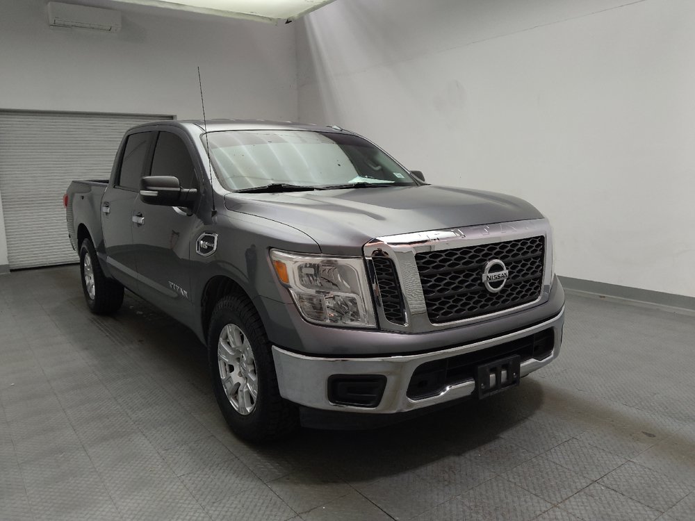 Used 2017 Nissan Titan SV RWD image 13