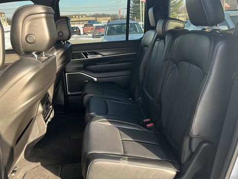 Used 2024 Jeep Wagoneer Series II w/ Flexible Seating Group image 25