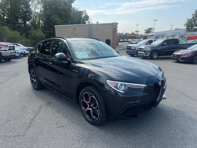 Used 2023 Alfa Romeo Stelvio Veloce AWD/4WD image 1