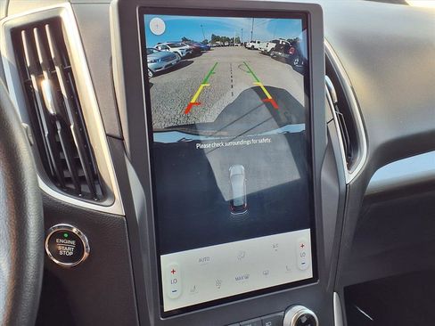 Used 2024 Ford Edge SEL image 5