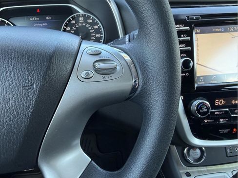 Used 2018 Nissan Murano S AWD/4WD image 12