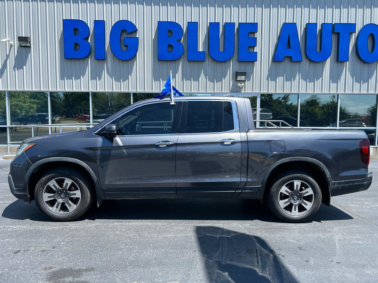Used 2017 Honda Ridgeline RTL-E image 2