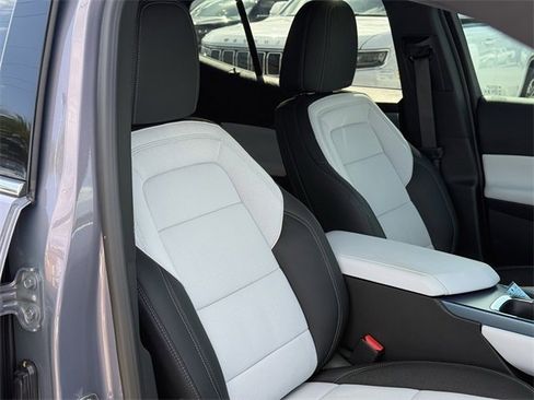 Used 2024 Chevrolet Equinox EV LT w/ LPO, All-Weather Mat Package image 19