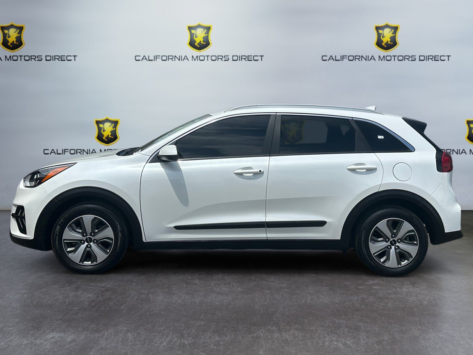 Used 2022 Kia Niro LX FWD image 2